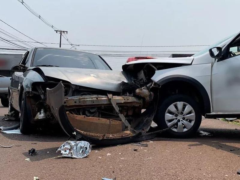 Oito pessoas ficam gravemente feridas após forte batida entre dois carros  na PR-317, em Toledo, Oeste e Sudoeste