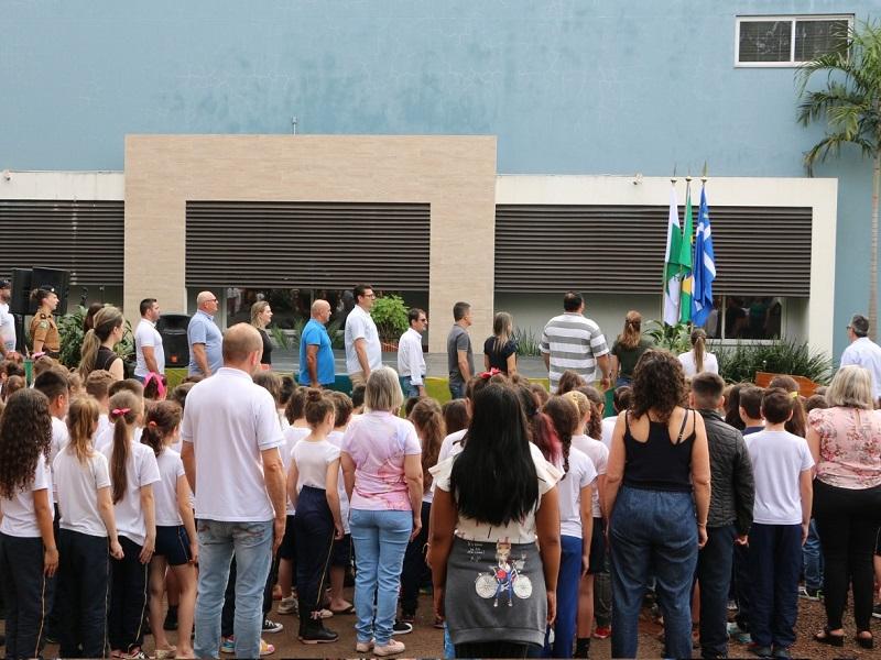 MENSAGEM DE NATAL E ANO NOVO À POPULAÇÃO DE MATELÂNDIA. — Câmara